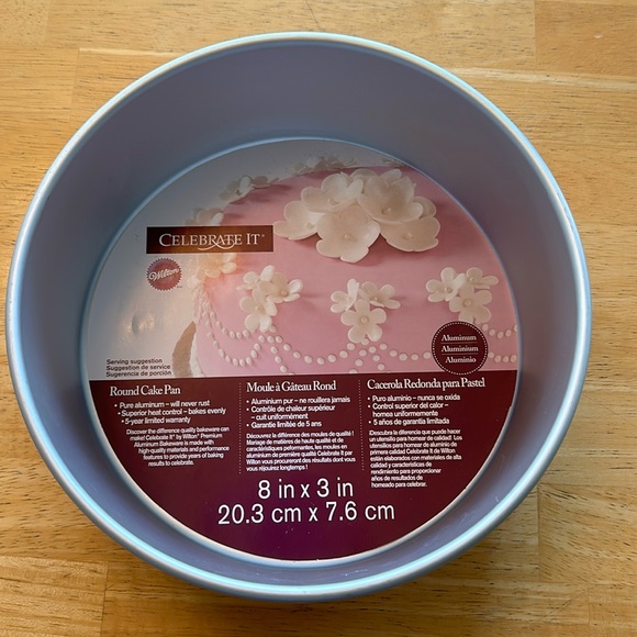 Wilton round cake pan NWT - Picture 1 of 5